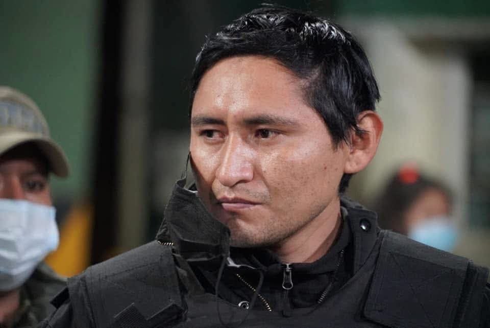 BoliviaLibreNow's tweet photo. Reos y con prontuario, ahora son jefes de operativos en la ADUANA

El gobierno del Presidente Rodrigo tiene a estos ciudadanos con prontuario por peculado, robo, organización criminal y otros. El presidente de la Aduana, Alberto Soto, designo otra vez como funcionarios de Aduana https://t.co/s4gfNZOGGf