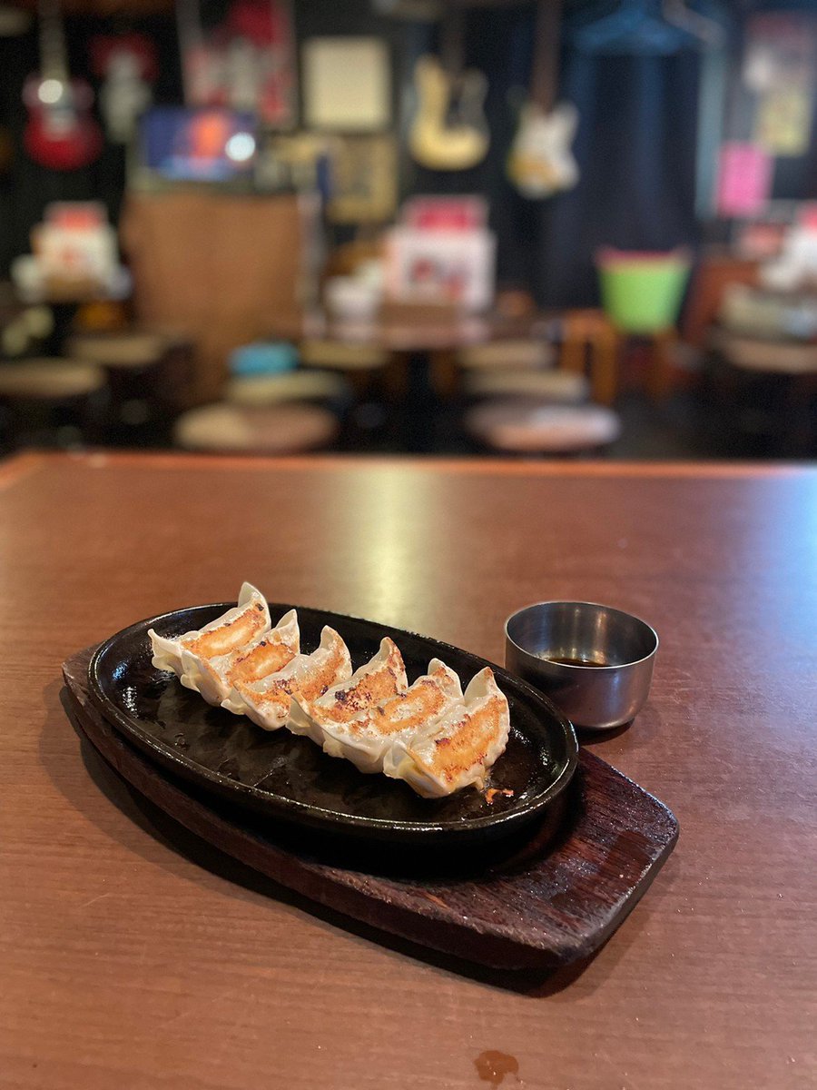 shimokitapiapia's tweet photo. ギョーザと唐揚げとチャーハン

それとラムネでどうだ！ https://t.co/YrQ1F8nsd1