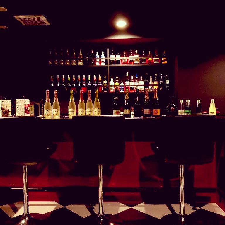 BarDecadence's tweet photo. 2026.7.25㈯
『デカダンス 6周年記念パーティー』開催！！

皆さまのおかげで6周年を迎えられることに感謝します

デカダンスに関わってくれた方たちみんなで祝えたら幸せです

スタッフ
刻@KIZAMI_IA 

【飲み放題】 チャージ込
～3h ¥3,500 / 3時間以上～始発まで¥6,500
（ショット別）

楽しもう https://t.co/6FSusTmJPs