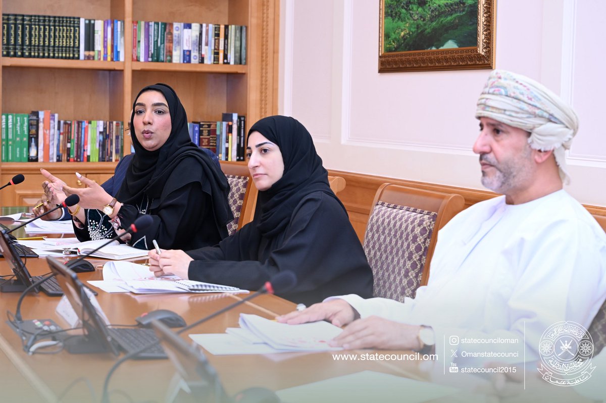 OmanStateCounci's tweet photo. ▪️وتناولت الاستضافة عدداً من المحاور، أبرزها:
➢ التحديات التي تواجه تنفيذ الأحكام القضائية وقرارات قضاة التنفيذ في مختلف أنواع الدعاوى.
➢ مدى فاعلية الربط الإلكتروني بين الجهات ذات العلاقة بتنفيذ الأحكام القضائية.
➢ المقترحات التشريعية والإجرائية الكفيلة بتسريع إجراءات التنفيذ وتعزيز كفاءتها.
➢ تبادل المرئيات والمقترحات الداعمة لتطوير منظومة تنفيذ الأحكام القضائية، بما يسهم في تحقيق مستهدفات الدراسة.