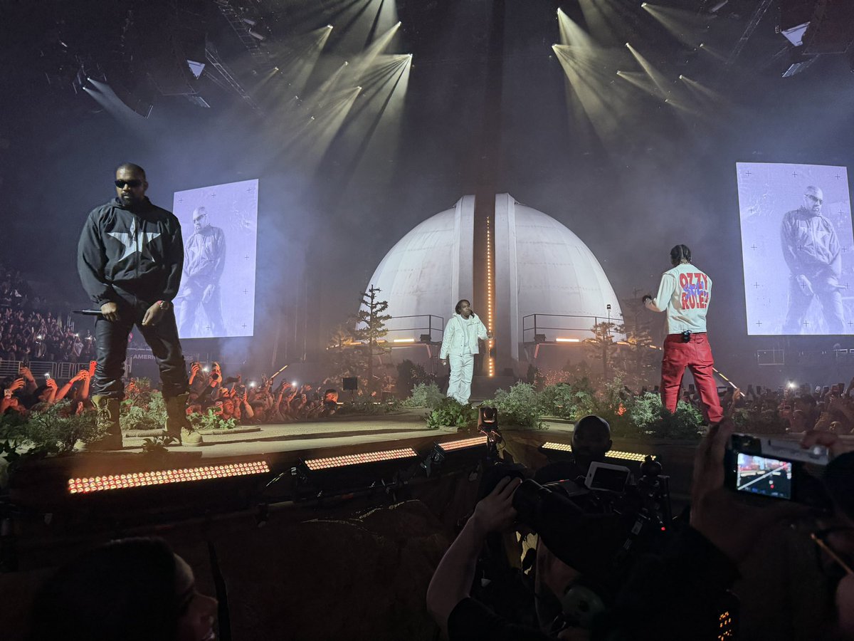 yefanatics's tweet photo. AURA
YE KANYE WEST
TRAVIS SCOTT
DON TOLIVER https://t.co/66wEthVdR7