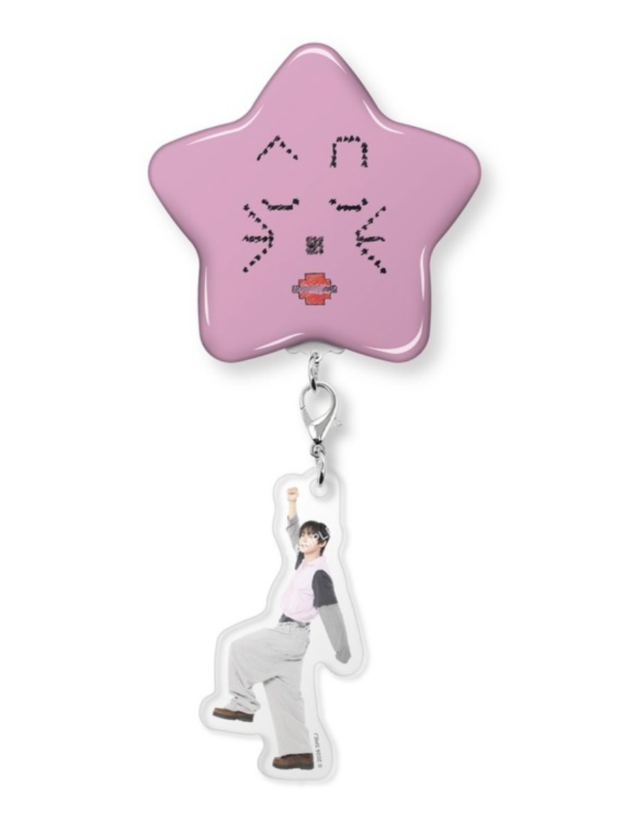 chrryever's tweet photo. 일본팬미팅 MD 졸귀 https://t.co/YK09LZeXzd