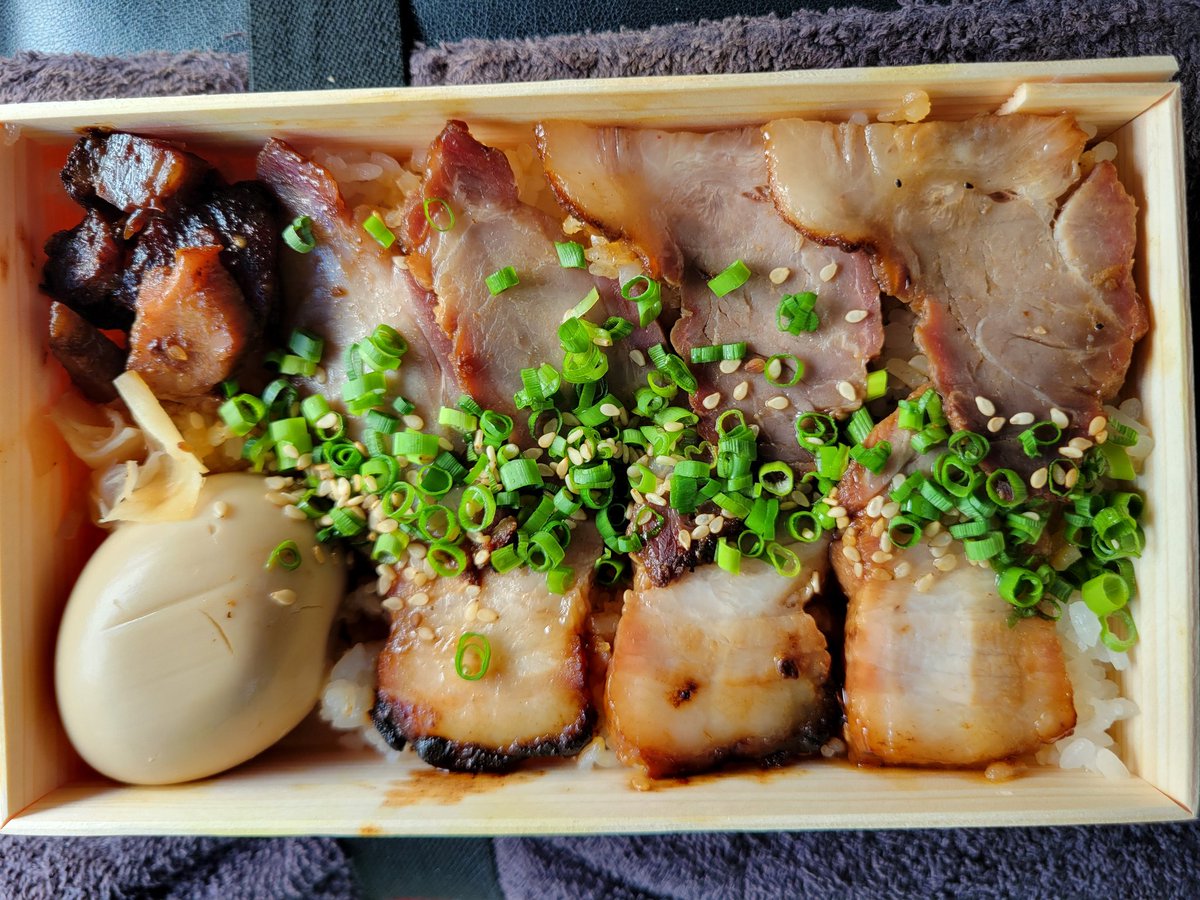 pistachio1979_'s tweet photo. 海辺「ミートポーク山水」
久しぶりの蜜汁叉焼重。
やっぱりおいしい！最高！ https://t.co/PfywnDqZOl