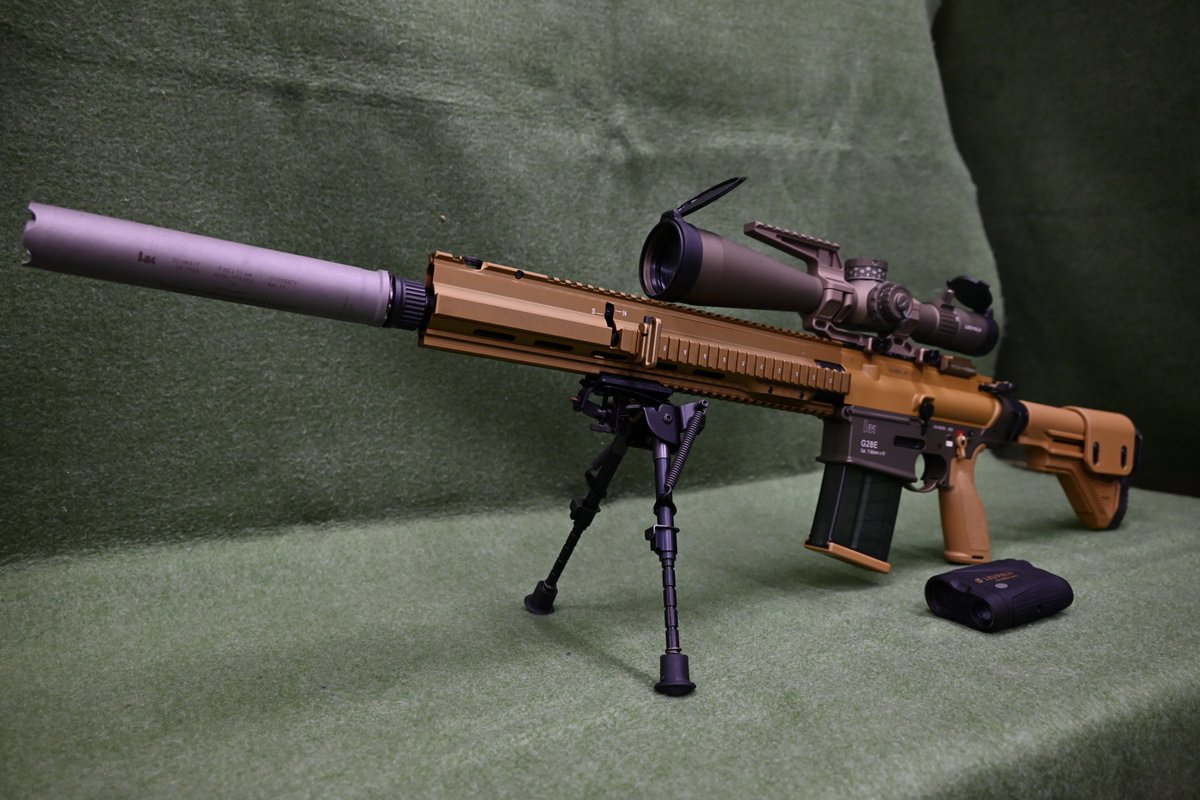 JGSDF_Tsuchiura's tweet photo. 【装備品の紹介：対人狙撃銃Ｇ２８Ｅ２】
ドイツのＨ＆Ｋ社製のセミオート狙撃銃。
遠距離からの精密な射撃が可能です。
小火器コーナーでは、同社の小銃等も展示中！
次回開放予定日：９月１２日（土）
是非お越しください。 https://t.co/gYWQ6sGNAA