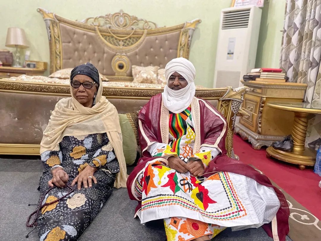 MSIIEnthusiast's tweet photo. No matter how old we grow, we never outgrow the comfort of a mother's love.
Allah yataimaki Sarki Khalipha 
✊🏽👑😍🦚 https://t.co/OUKIsgaHrt