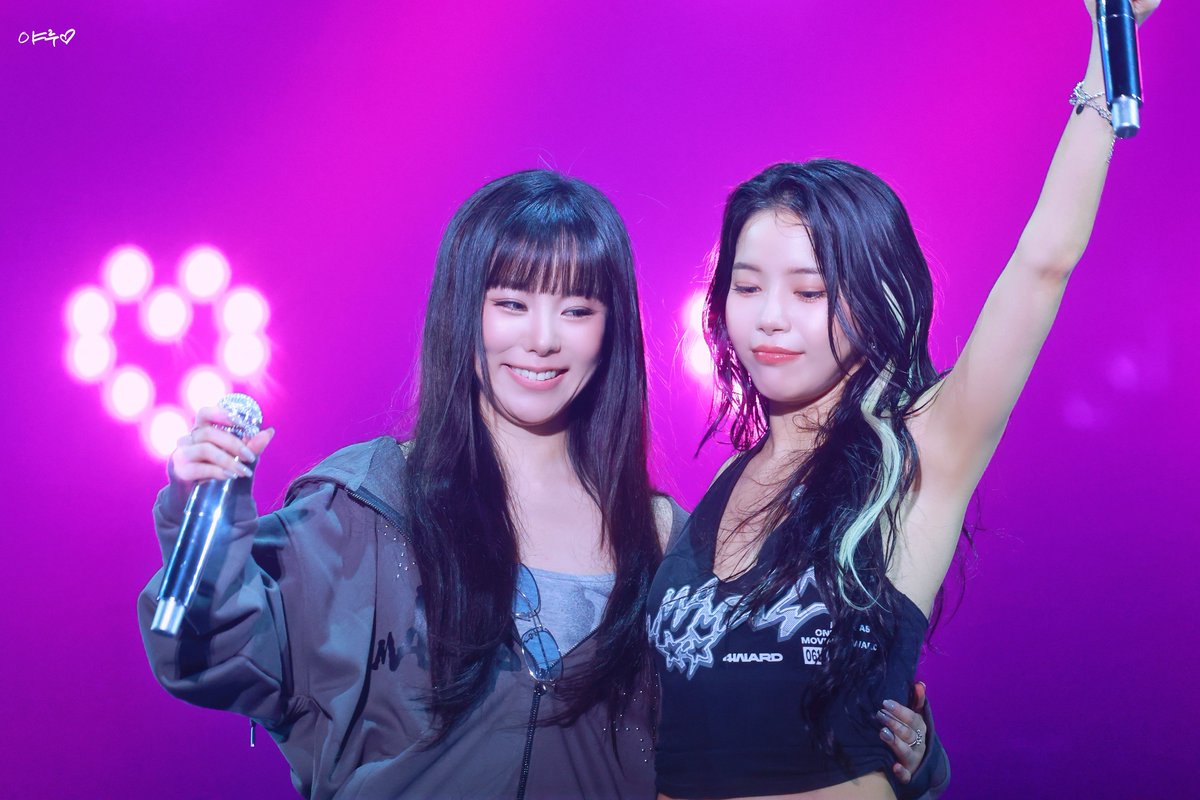 0o0_4x4ever's tweet photo. 260621 마마무 콘서트 4WARD in Seoul
#용용하면죽겠지 #yongyongdie 
#마마무 #솔라 #문별 #휘인 
#MAMAMOO #SOLAR #MOONBYUL #WHEEIN https://t.co/6KnXs1Lwcv