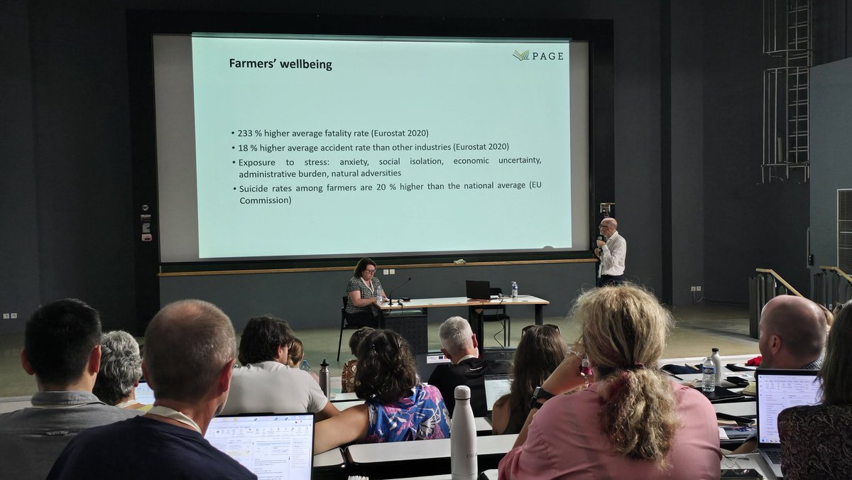dav_rizzo's tweet photo. #IFSA2026 day1 🧵/5

Brunori's keynote highlights major trends about ongoing transitions in agriculture

The transformation of #FamilyFarming into enterprises raises questions about farmers well-being 

Land extractivism extracts value from it instead of increase with it https://t.co/7nXoojEdHg
