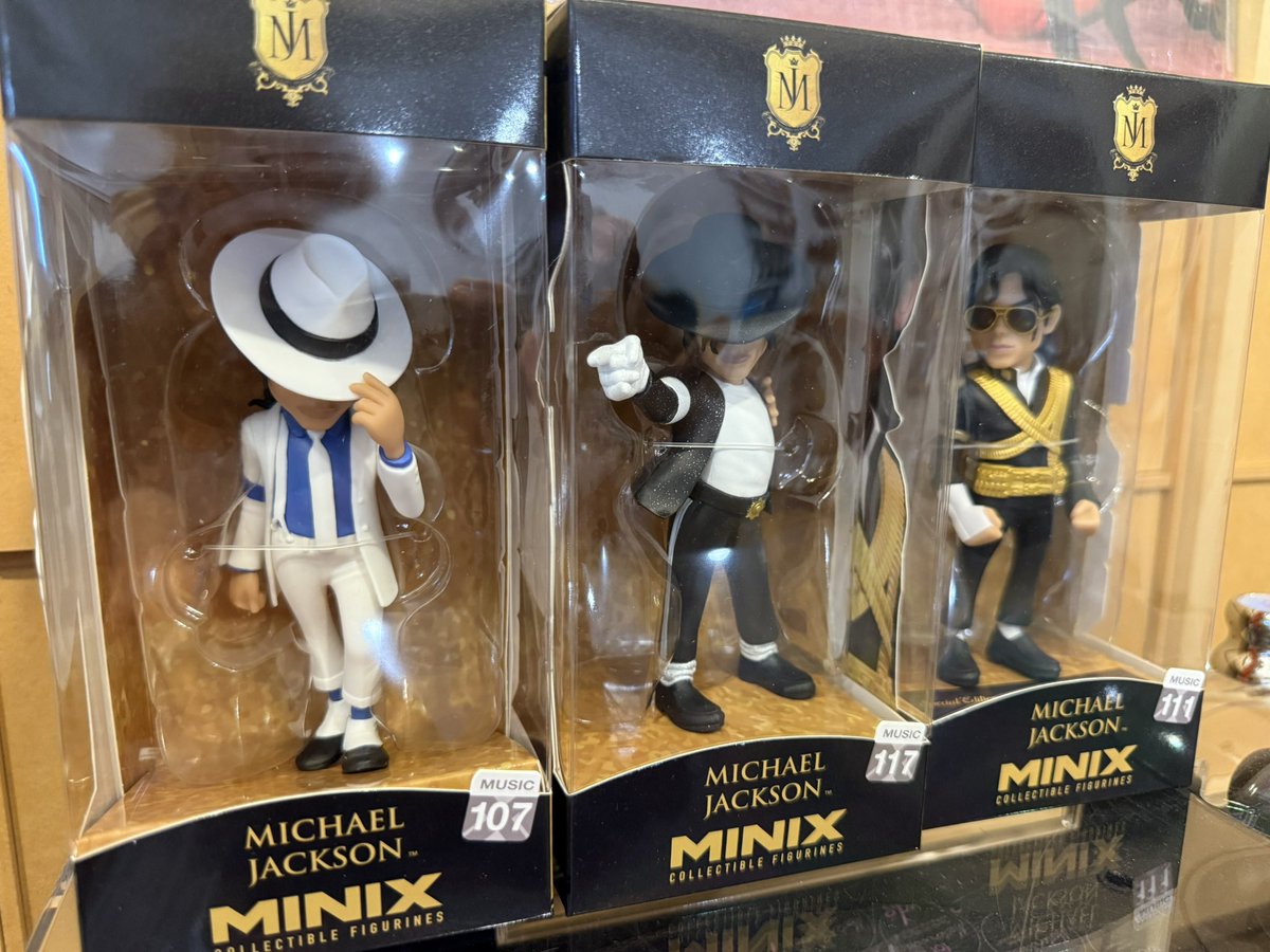 nom3_flatwhite's tweet photo. 少し前に届いたマイケル達をどこに飾ろうか一生悩んでる、、、 https://t.co/Wjjz677cbV