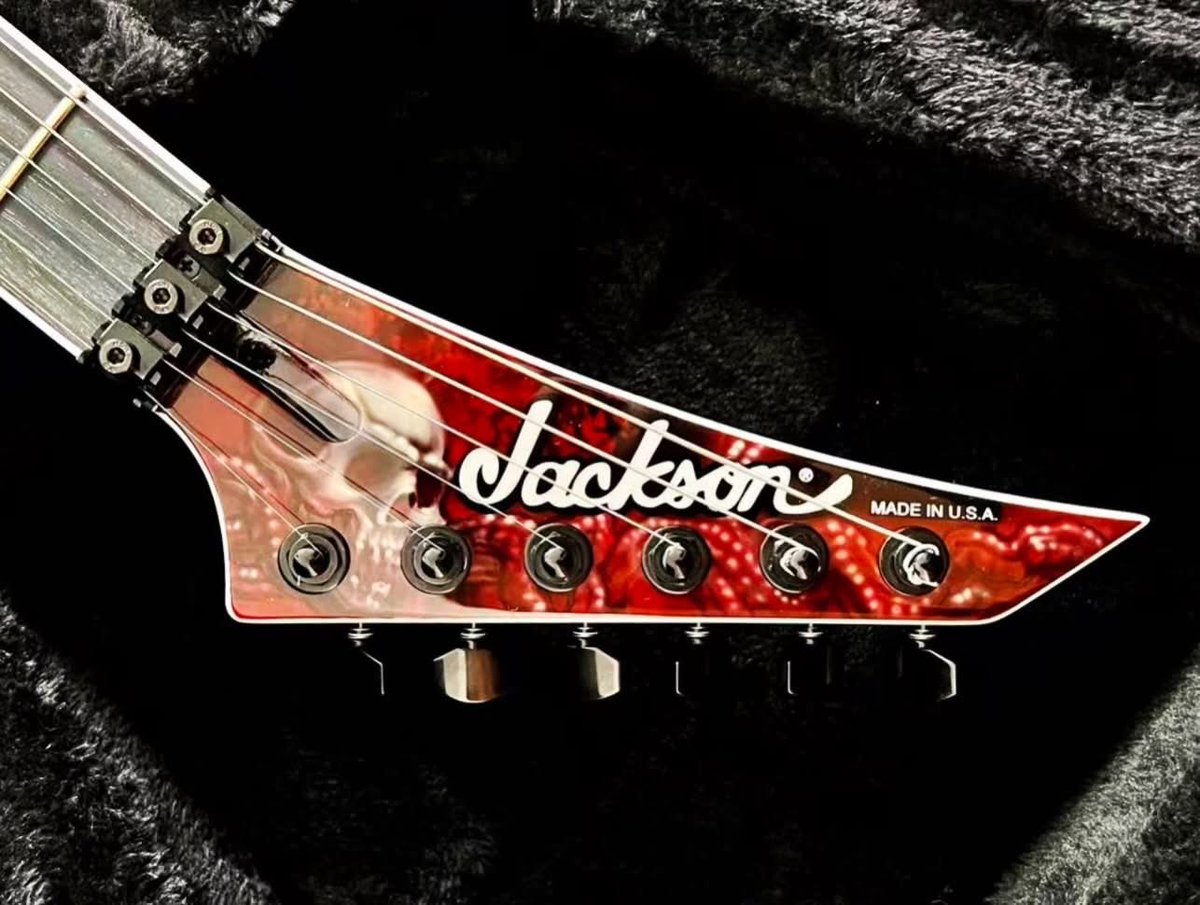 MocsMetal's tweet photo. Check out this Cannibal Corpse inspired Jackson Customshop https://t.co/Xs7ICJM1F8