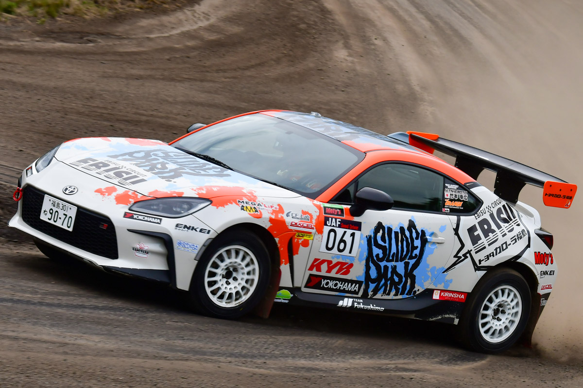 TOYOTA_GR's tweet photo. 全日本ダートトライアル選手権🚘💨
Rd.5 ALL JAPAN SUPER DT in EBISU

6/27(土)～6/28(日)、エビスサーキット新南コース（スライドパーク：福島県二本松市）で開催された第5戦は、3つのクラスでGRとトヨタのクルマが表彰台を獲得✨

PN3クラス
🏆竹本幸広選手 YH・KYB・スラパ・GR86

Nクラス
🥈山崎利博選手 レプソルDLオクヤマTGヤリス

D1クラス
🥉パッション崎山選手 DL☆ラブカ☆テインMR-S

おめでとうございます!!
ドライバーの皆様、次戦もGRとトヨタのクルマで熱い走りを👍

#全日本ダートトライアル
#ダートラ