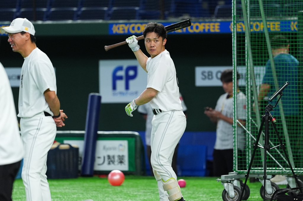 takafullc2's tweet photo. 【スタメン】
6月30日vs西武戦 @ 東京ドーム

1一 正木智也
2中 周東佑京
3左 近藤健介
4三 栗原陵矢
5二 牧原大成
6右 柳町達
7指 柳田悠岐
8捕 海野隆司
9遊 庄子雄大 
投 上沢直之

#sbhawks #鷹フル https://t.co/PWJq6aObkI