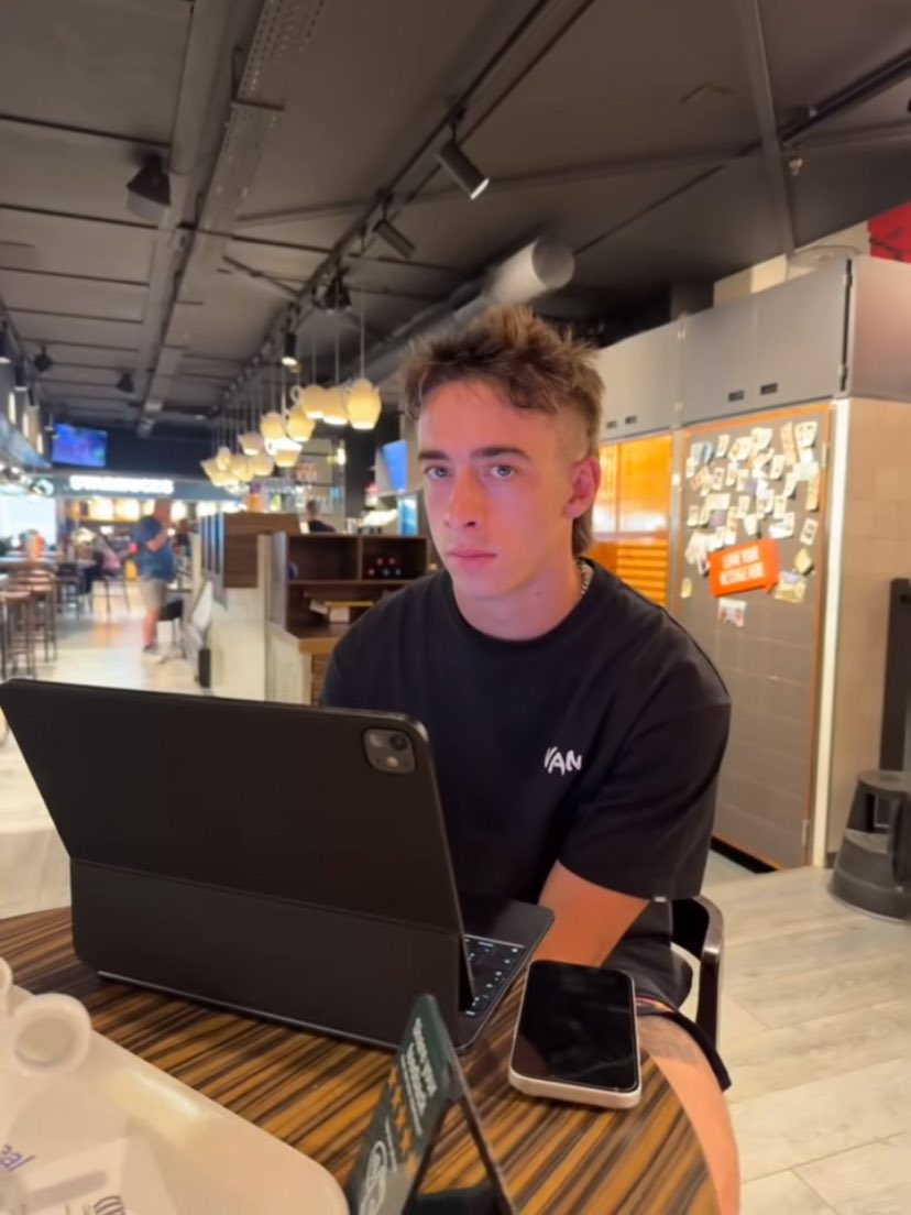 clvrslck's tweet photo. kids when you interrupt ipad time https://t.co/92MpRy4kFX