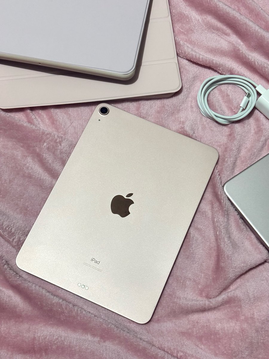 kkartbudols's tweet photo. wts lfb ph | bump

𑣲 ipad air 4th gen rosegold

₱13k rush | helping a friend

- lp posted, super good condi!
- 64gb with orig charger
- w/ new ipad case/tempered
- can transact thru fb

: tags macbook iphone ic interest check lfs wtb trade swap 13,000 https://t.co/aJLlCU4jgL