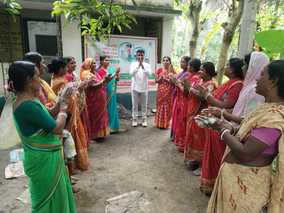 phedmalda's tweet photo. Empowering Mothers for a Diarrhoea-Free Future Through Safe Water through Washing Hands, Spreading Knowledge of Diarrhoea symptoms.
#DDWSJoinsStopDiarrhoea #StopDiarrhoea2026
@GowbPhe
@EgiyeBangla 
#HarGharJal #MoJSDDWS #JalJeevanMission #WestBengal #JJM https://t.co/xikG1jKeDV