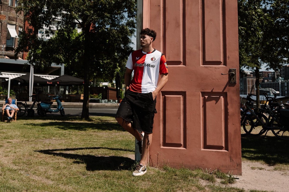 Feyenoord's tweet photo. 🆕🔴🟡🔴 x 🔴⚪️⚫️🆕

Tomorrow 9:30 AM. Online and in store. https://t.co/9PTwIyD4Hv