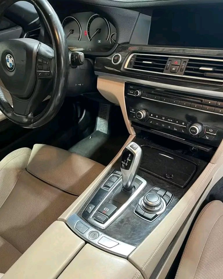 MaxLaurent77's tweet photo. Pièces BMW 750i F01 disponibles 🔥

💶 Pare-chocs avant : 400 €
💶 Pare-chocs arrière : 350 €
💶 Jantes : 1 000 €
💶 Boîte de vitesses : 800 €
💶 Phares : 250 € / unité
💶 Support de radiateur : 500 €
💬 Telegram : https://t.co/mBH8RMtwKC

#BMW #750i #PiecesBMW  #France https://t.co/LWD7hGjPxs