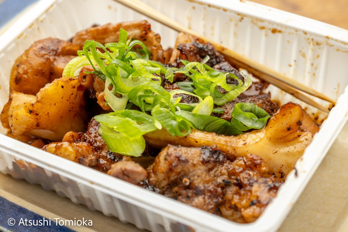 FoodPhotoTomi's tweet photo. 大阪西九条駅の『肉汁餃子と大鍋煮込み しんちゃん』
お酒が進みそうな居酒屋さん
＃煮込み　＃ホルモン　＃メニュー撮影 https://t.co/D8CaMzNOrP