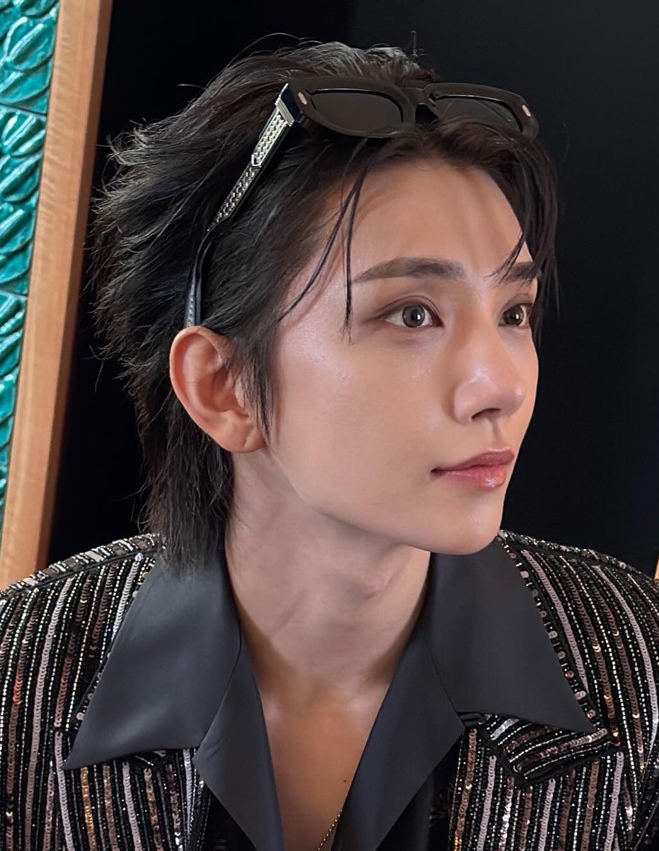 shushuaroll's tweet photo. doe eyes https://t.co/StyQF76Ilw