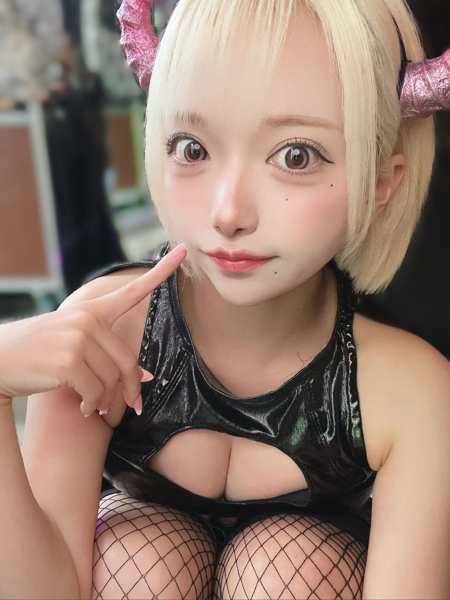 SA_shinjuku's tweet photo. サキュバスシーシャABYSS

◻️本日17:00-5:00営業🍒
◻️ご新規様4000円/1h飲み放題🥂

#サキュバスシーシャ　#歌舞伎町　#コンカフェ

6/30（火）のサキュバス😈

17-
💟えれな@elena_abyss
💟りこ@Riko_Abyss
💟りか@rika_Abyss
💟えみる@Emiru_Abyss

19-
💟うか@uka__abyss

19.5-
💟いばら@Ibara_abyss

23ｰ
☪️いちごみるく@ichigo_abyss_86
☪️らいと@kira_abyss
☪️くれあ@claire_abyss
☪️かねしろ@Kanesiro_abyss