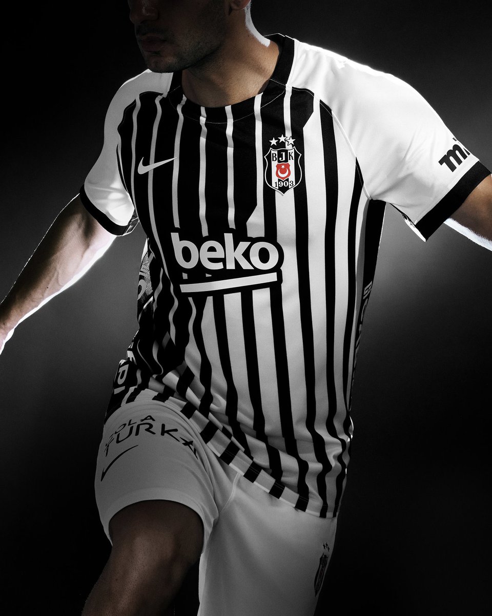 TOYGUNBATALLI's tweet photo. Yeni sezon, yepyeni formalarımız. 🙏���� Herkese Nasip Olmaz. 🦅 #Beşiktaş #Nike https://t.co/u2S6VAySIa