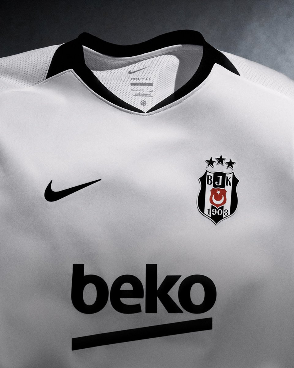 TOYGUNBATALLI's tweet photo. Yeni sezon, yepyeni formalarımız. 🙏���� Herkese Nasip Olmaz. 🦅 #Beşiktaş #Nike https://t.co/u2S6VAySIa
