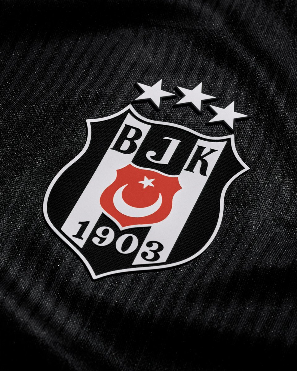 TOYGUNBATALLI's tweet photo. Yeni sezon, yepyeni formalarımız. 🙏���� Herkese Nasip Olmaz. 🦅 #Beşiktaş #Nike https://t.co/u2S6VAySIa