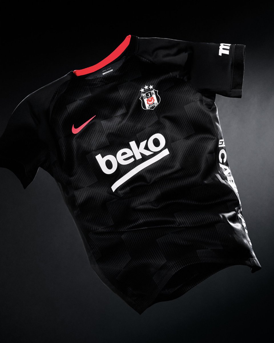 TOYGUNBATALLI's tweet photo. Yeni sezon, yepyeni formalarımız. 🙏���� Herkese Nasip Olmaz. 🦅 #Beşiktaş #Nike https://t.co/u2S6VAySIa
