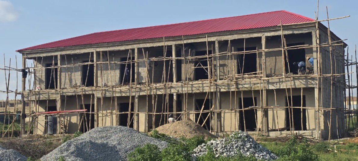 SirJarus's tweet photo. - Lagos State
- FCT
- Kwara State
- Niger State 

Footprint in 11% of Nigerian states. 

Patronize @JarusHomes for your residential and commercial property investment. https://t.co/bigO2cTIK8