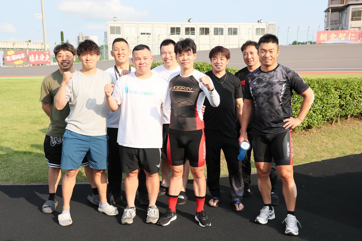 akakei_keirin's tweet photo. 【取手競輪場・水戸黄門賞】
 吉田拓矢が地元記念制覇！
「山田さんがきたところで新田さんも見えてスピードがあったので前へ踏ませてもらいました。宇都宮（記念）みたいにならないようにと。眞杉君のおかげです。自分が前のときに眞杉君が勝てていないのでリベンジしたい。宮杯も悔しい結果になったので、サマーナイトと、オールスターに向けて練習を積んで、決勝に乗って優勝争いができるように」