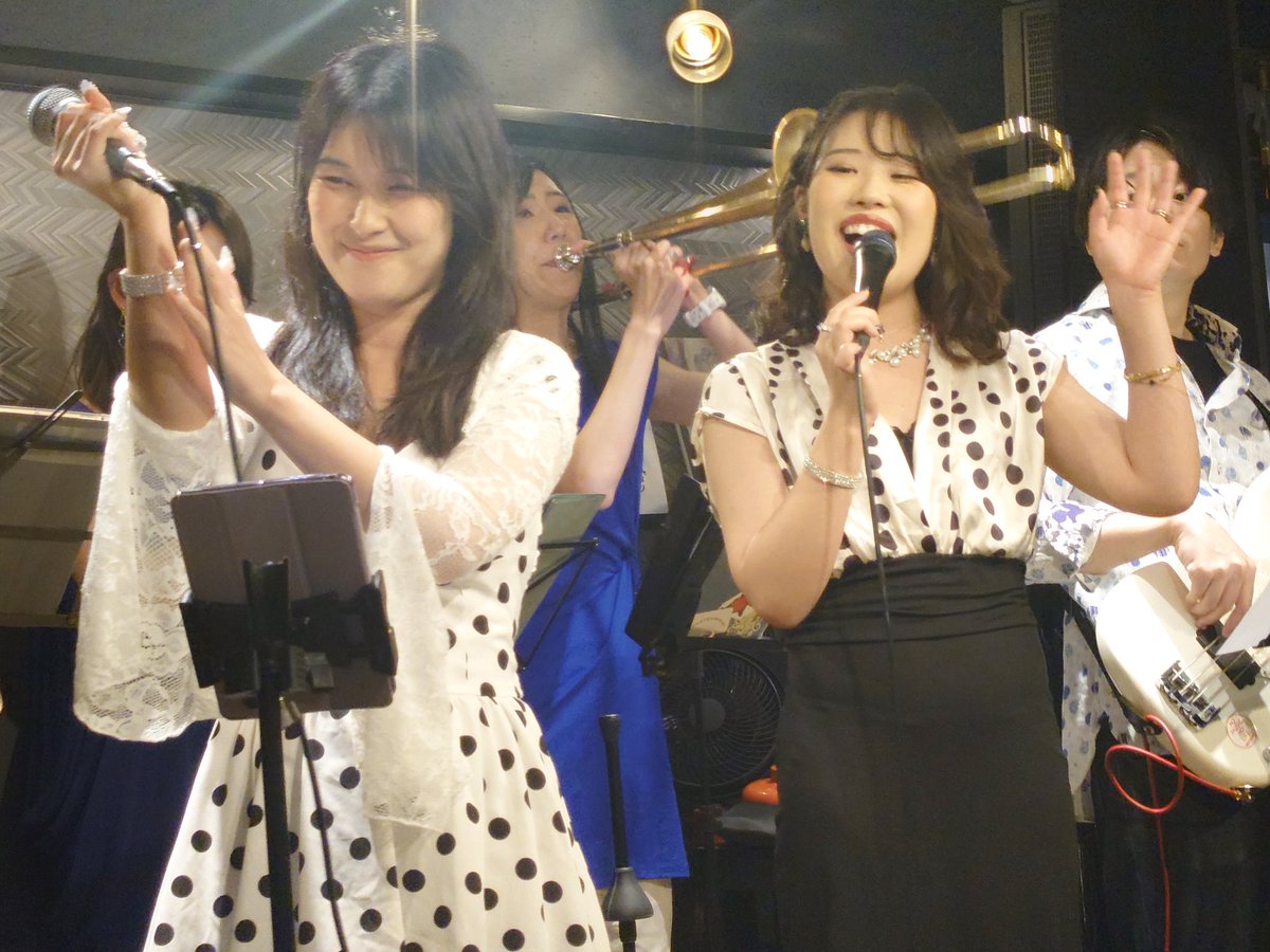 UWFztYjeIPccuPp's tweet photo. 2026/6/28㈰夜は おむすびJazz/Snack神楽坂【歌謡女子LIVE！】
を観に行きました。
最近の掃本南椎さんは歌う場所が変わるたびに違う魅力が出ていて目が離せません。
次回はどんな南椎さんを魅せてくれるのか楽しみです。 https://t.co/0ReqlEGwCl