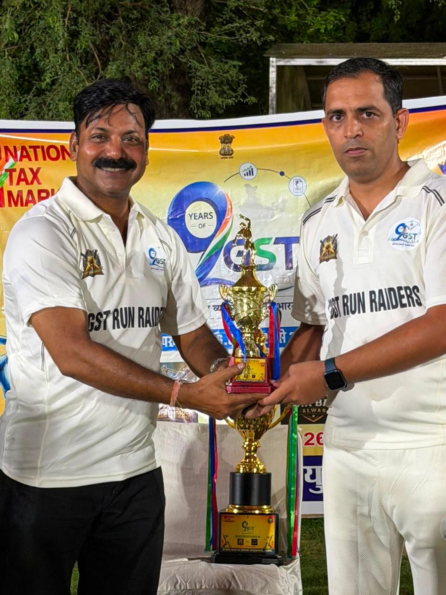 AlwarCgst's tweet photo. Shri Ashutosh, Commissioner, was also present during the match, where he encouraged and motivated the participating teams. He further graced the occasion by distributing trophies to the winning team, as well as awards for the Best Bowler and the Best Batsman. https://t.co/aHyLMRWSgn