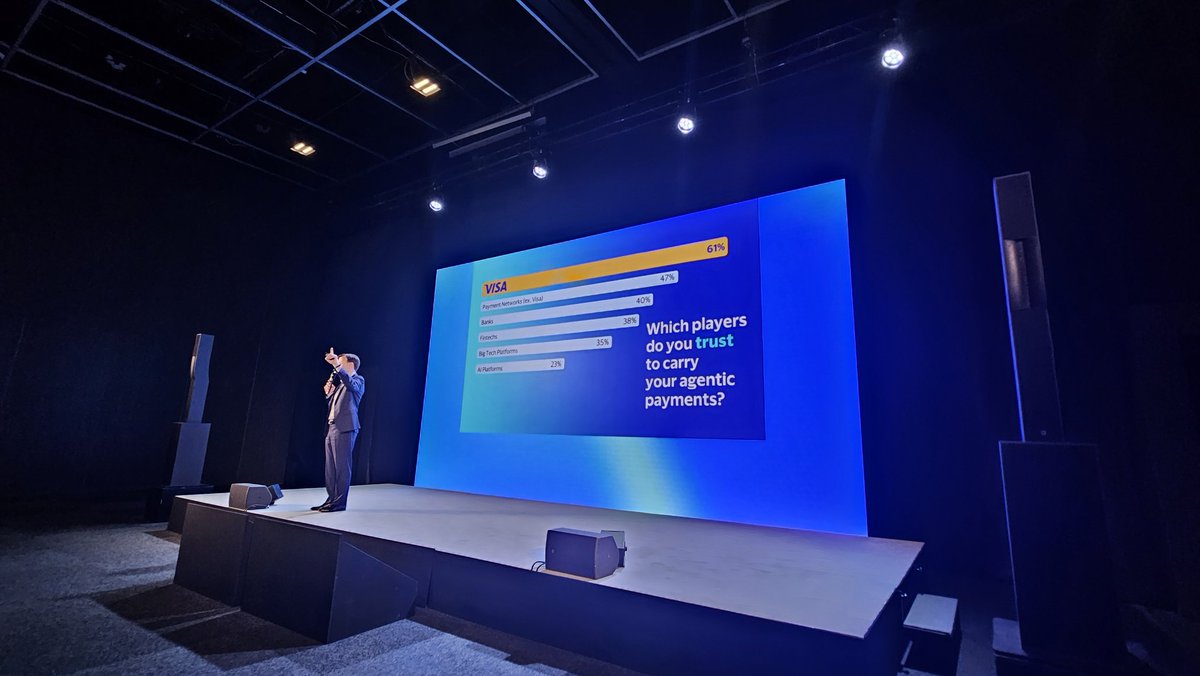 geoffIyatse's tweet photo. Who do you trust when it comes to movement of value? @Visa https://t.co/NYcUwDOxAA