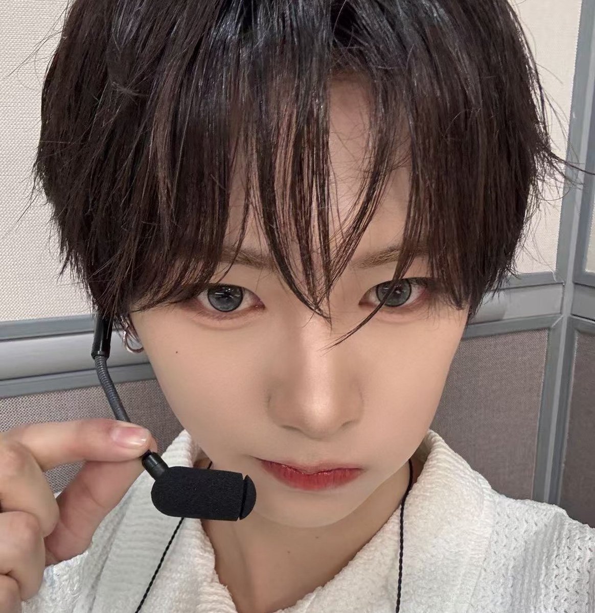 mybabycheetah_'s tweet photo. 안시니본인추구미는왼쪽셀카같은데 팬들이귀여운거좋아하니까 오른쪽같은셀카도찍어오는거 너무귀여운듯 ㅜ ㅜ ??? https://t.co/HTrjHMRxc5