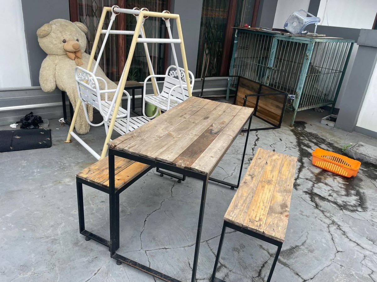 agniamss's tweet photo. FS peralatan buat warkop/kedai/cafe
- Meja 5
- Kursi 12
- Meja Bar 1
Lokasi Bandung 
Take All 1,3 aja nett ya
#zonauang #jual #forsale #wts #wtb #bandung https://t.co/caA53sSiS2