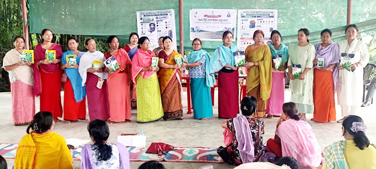 EastKvk's tweet photo. Khet Bachaao Abhiyan Day 30 : Awareness on soil health management, green manuring, natural farming practices and importance of vermicomposting &amp; farmer scientist interaction programme also at Naharup, Top Mayai Leikai and Top Dusara
#ICAR 
#KhetBachoAbhiyan
#BalancedFertiliserUse https://t.co/UVARwHe1yP