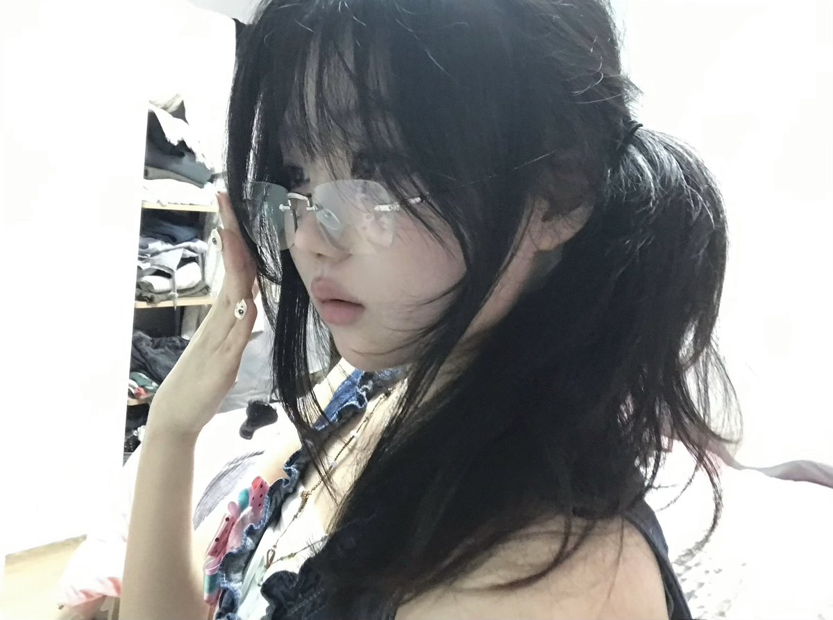 OSS_io's tweet photo. 냐루🕶️ https://t.co/dlENvEEXWd