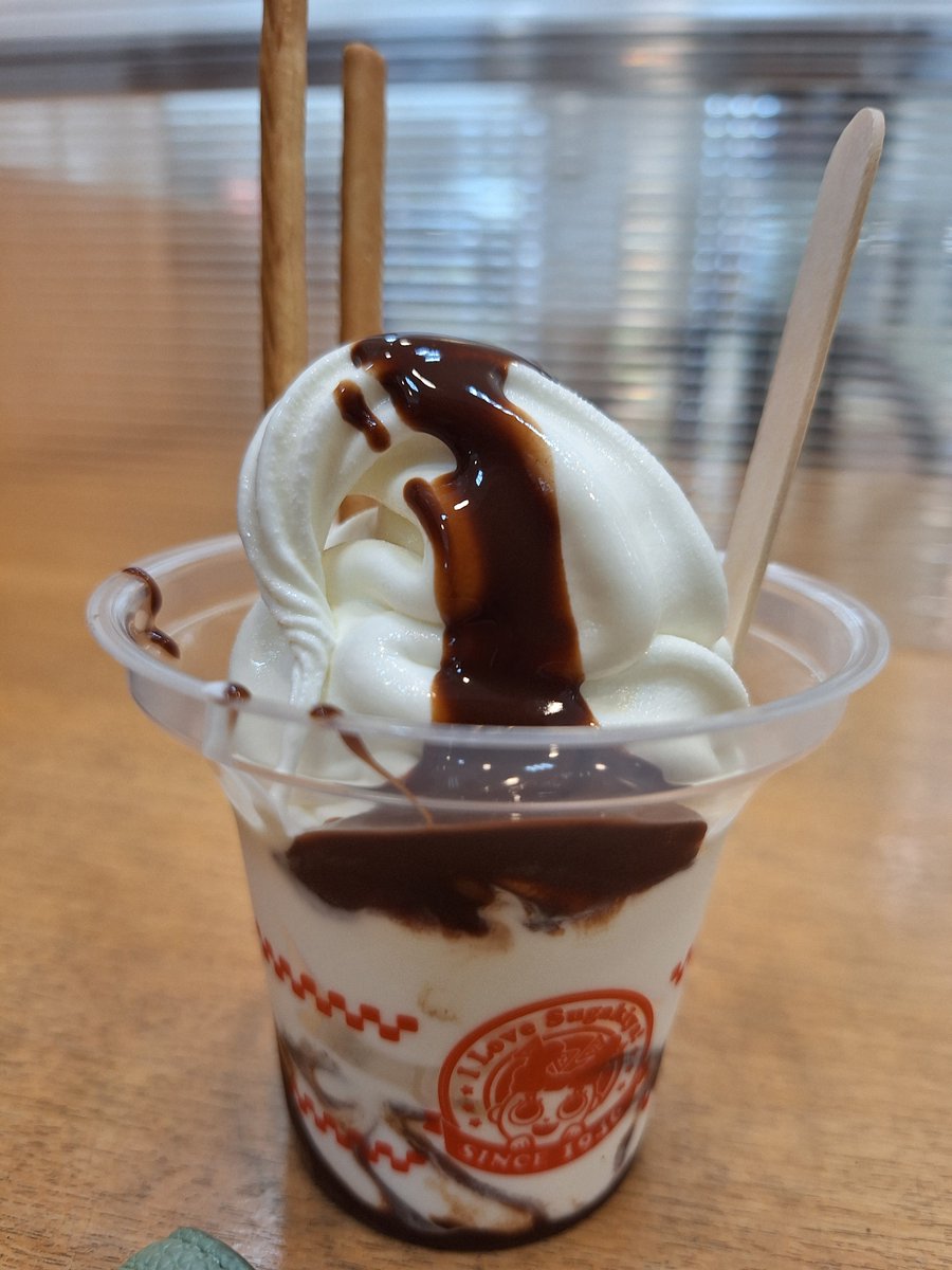 naonao228's tweet photo. 2ヶ月前、難聴再発。先月は聴力良くなってきてたけど今日はまた悪くなってた。右耳の痛みも気になって聞いたら｢血流不足と水分不足｣が主な原因だそうな。
仕事でのストレス半端ないし水分補給も難しい。どう向き合ったら良いものか……気持ちが晴れず落ち込む日々。しんどい https://t.co/zoGsF8MHHC
