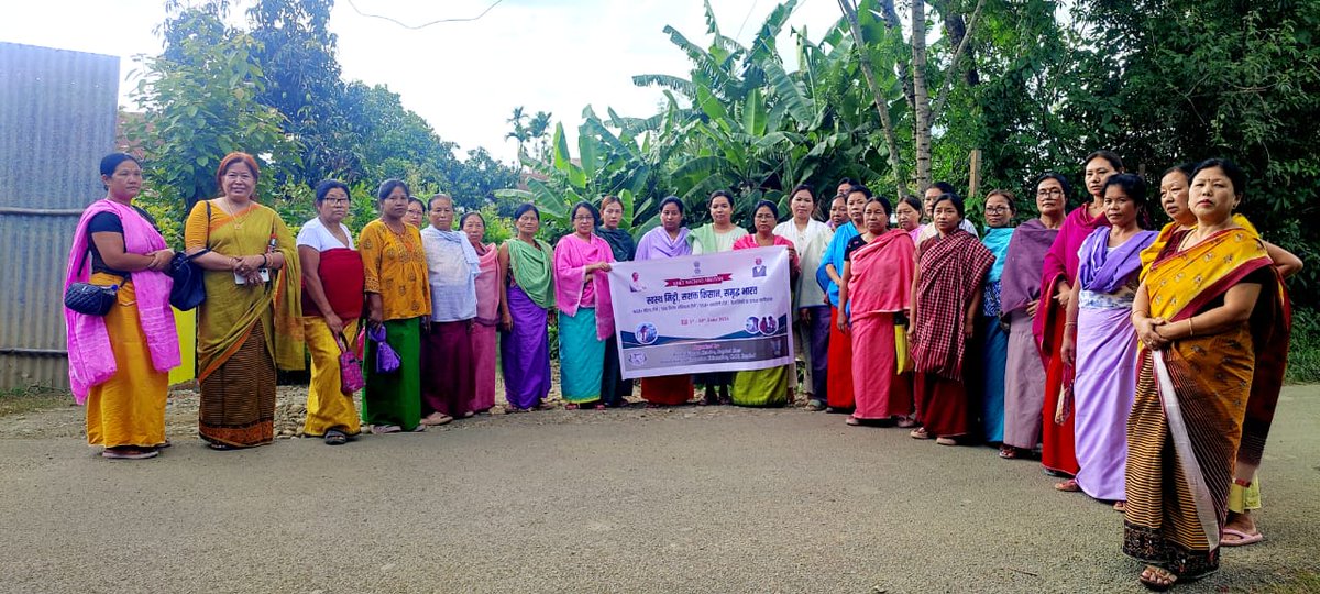 EastKvk's tweet photo. Khet Bachaao Abhiyan Day 30 : Awareness on soil health management, green manuring, natural farming practices and importance of vermicomposting &amp; farmer scientist interaction programme also at Naharup, Top Mayai Leikai and Top Dusara
#ICAR 
#KhetBachoAbhiyan
#BalancedFertiliserUse https://t.co/UVARwHe1yP