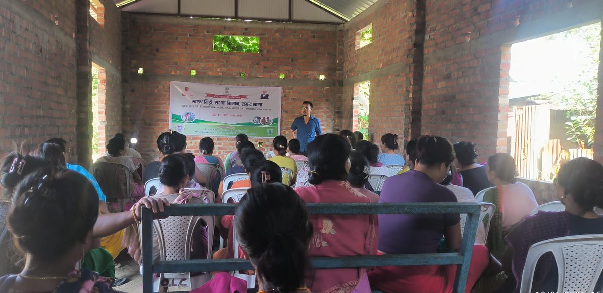 EastKvk's tweet photo. Khet Bachaao Abhiyan Day 30 : Awareness on soil health management, green manuring, natural farming practices and importance of vermicomposting &amp; farmer scientist interaction programme also at Naharup, Top Mayai Leikai and Top Dusara
#ICAR 
#KhetBachoAbhiyan
#BalancedFertiliserUse https://t.co/UVARwHe1yP