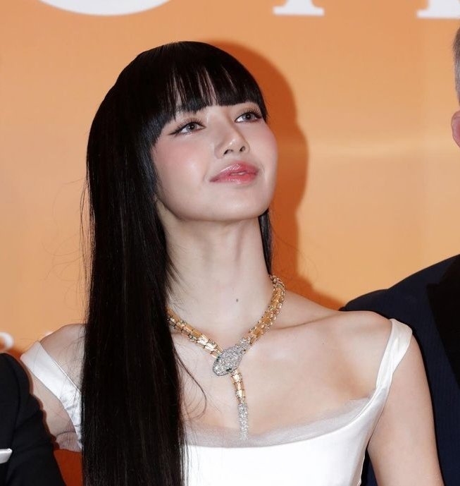 karkonzana's tweet photo. Forbes has recognized LISA as the world’s most popular woman for June 2026. https://t.co/exMdrgXMMb