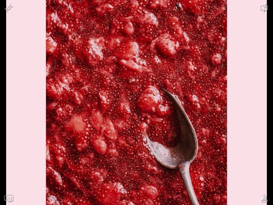 AskMsClawson's tweet photo. Tomato Sauce Pasta The sauce is red. I reel in steadily without rushing, letting the line do the work, until a medium-sized mackerel breaks the surface, its silver body shimmering as it fights the line with unexpected strength. https://t.co/T0iDF8cGxB