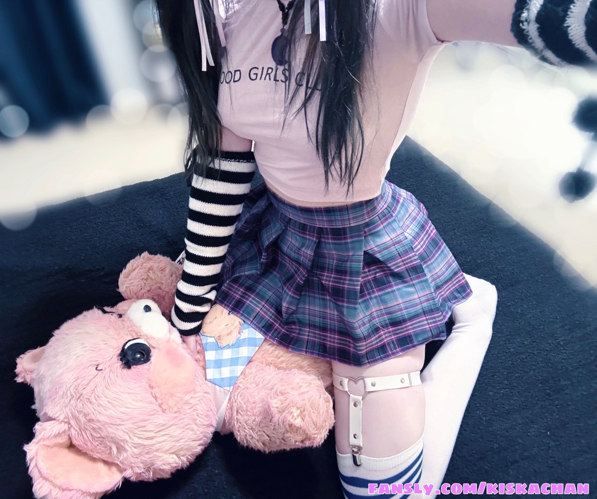 kiskabrat's tweet photo. POV: me choking you choking youuuu. 😈💢 https://t.co/6beGpXloBd