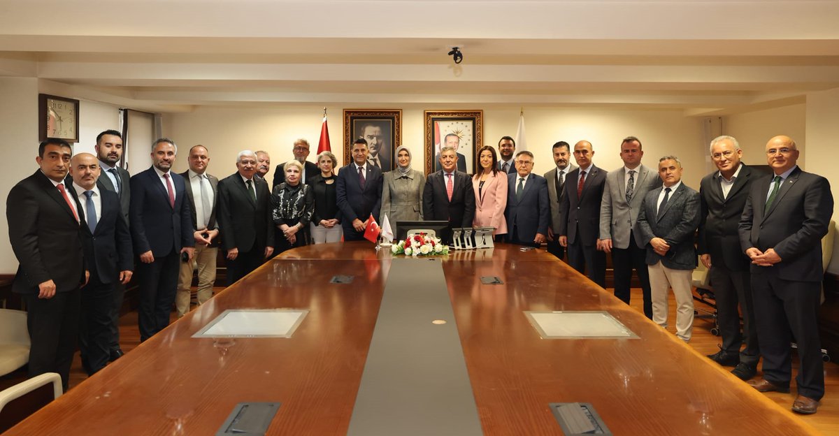 Kirsiad40's tweet photo. KIRSİAD ve KIRFED’den İçişleri Bakan Yardımcısı Kübra Güran Yiğitbaşı’na Ziyaret!

KIRSİAD Başkanı Levent Akçakoca ve KIRFED Başkanı Hilmi Gökçınar, İçişleri Bakan Yardımcılığı görevine atanan hemşehrimiz Doç. Dr. Kübra Güran Yiğitbaşı’na hayırlı olsun ziyaretinde bulundu. 🤝 https://t.co/VBZK3IWLyN