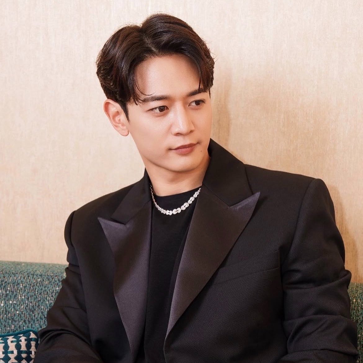 omzies_'s tweet photo. Let Omar and MINHO win at Rockbjörnen 🐻 (you must use a VPN!!!)
🚨 Artist of the Year - Omar Rudberg
🚨 A world like this - Omar Rudberg
🚨 TEMPO - MINHO
🚨 Fans of the Year - Omar Rudberg Fans
https://t.co/pLVOK5nmej
#MINHO #민호 #SHINee #샤이니
#Shawol #flamer https://t.co/omzEDjjU0T