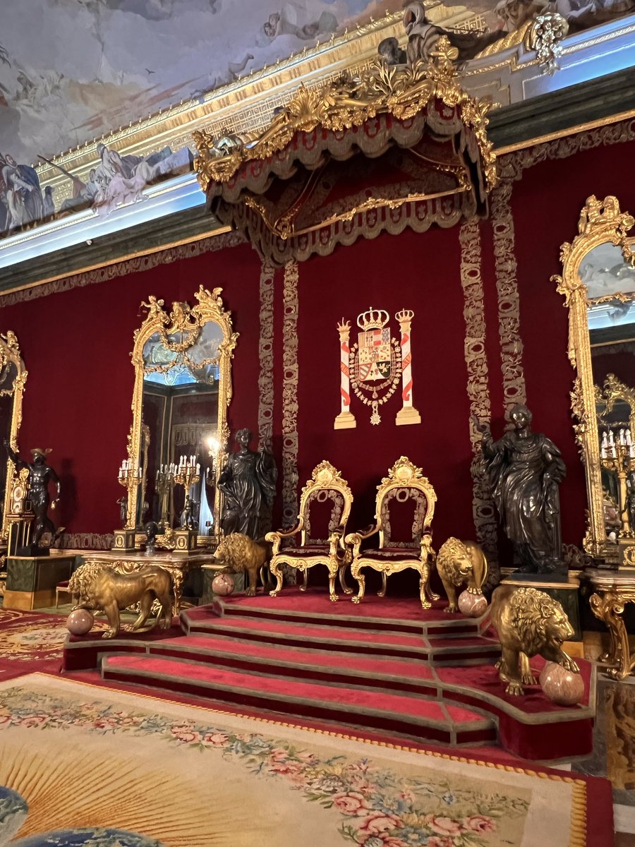 TheKelWilliams's tweet photo. Day 12 Madrid…..#RoyalPalace #LOVEXIT #InternationalRealtor #TheNashvilleRealtor https://t.co/zPGVMgq4hH