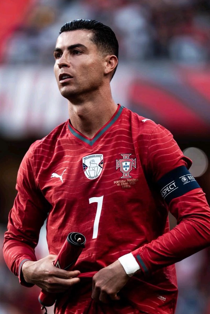 Joshua__Ubeku's tweet photo. 🚨🎙️ 🗣️| Cristiano Ronaldo:

“I can play for the next 4 years, and participate in the 2030 World Cup.” 💀👀 https://t.co/feHNQ4l0XJ