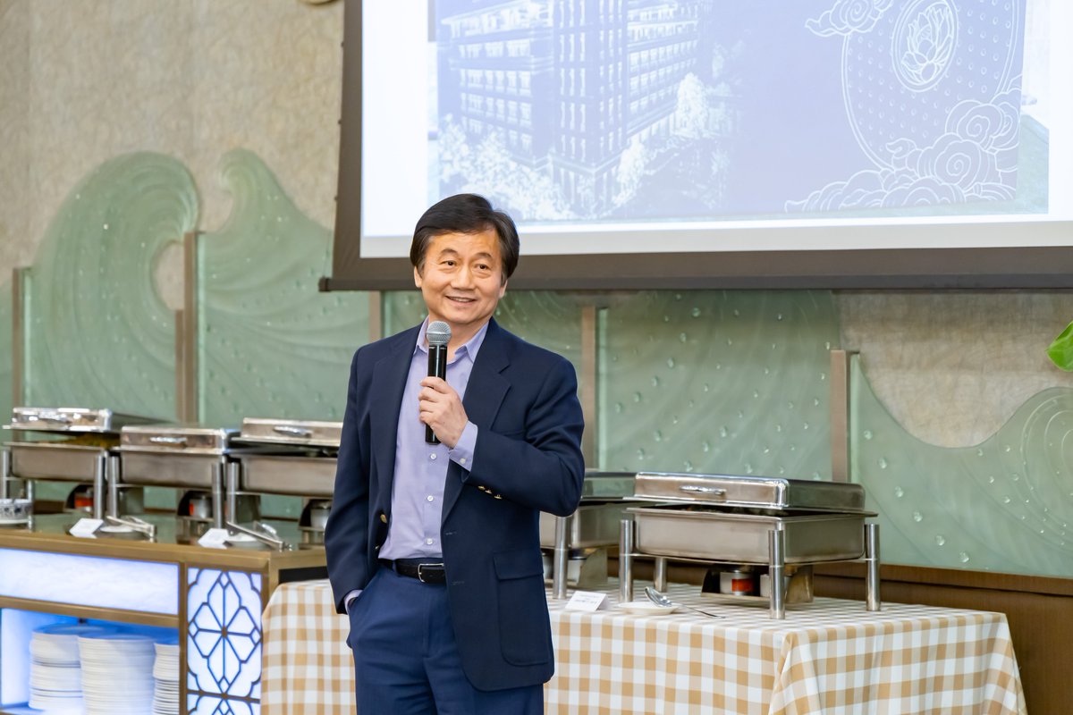 OfMacau's tweet photo. FHS recently held a tribute event to express its sincere appreciation and best wishes to its Founding Dean, Prof Chuxia DENG, who will officially step down from his post on 1 July 2026. For details, please visit our website: https://t.co/l1ujitGN5E https://t.co/V0qFHbZqjA