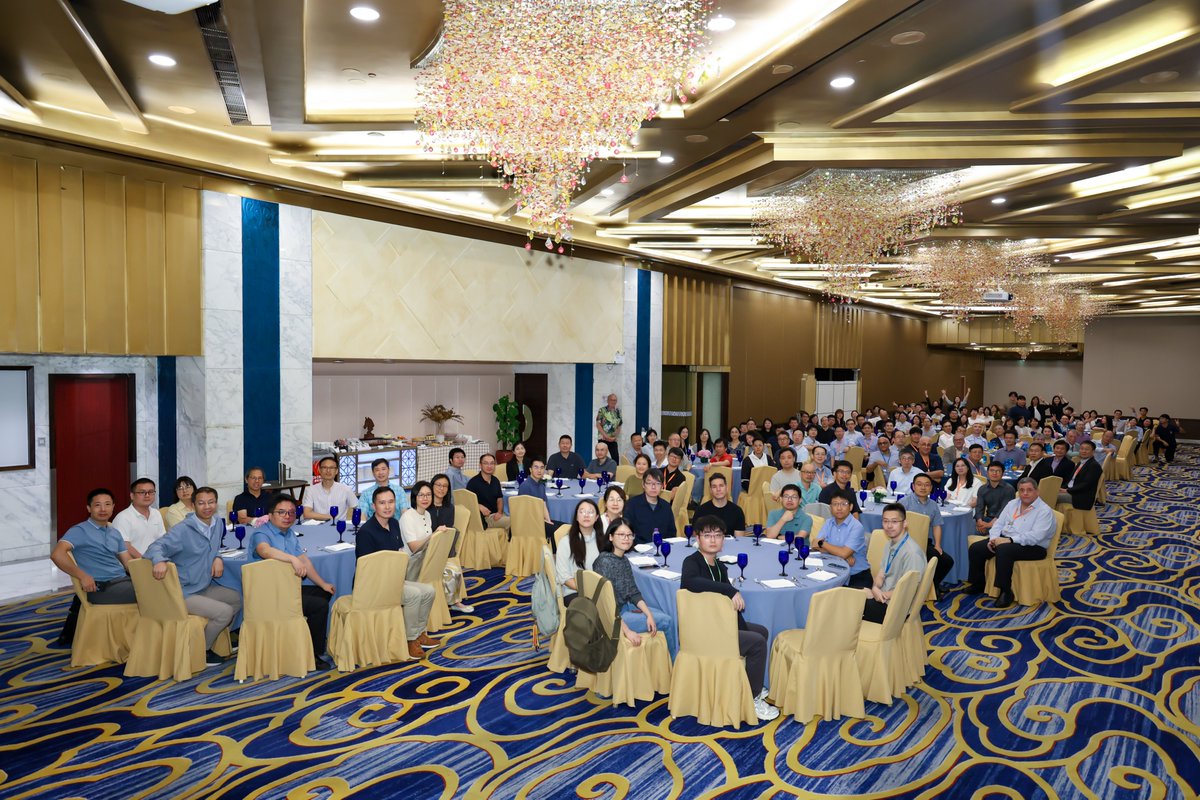 OfMacau's tweet photo. FHS recently held a tribute event to express its sincere appreciation and best wishes to its Founding Dean, Prof Chuxia DENG, who will officially step down from his post on 1 July 2026. For details, please visit our website: https://t.co/l1ujitGN5E https://t.co/V0qFHbZqjA