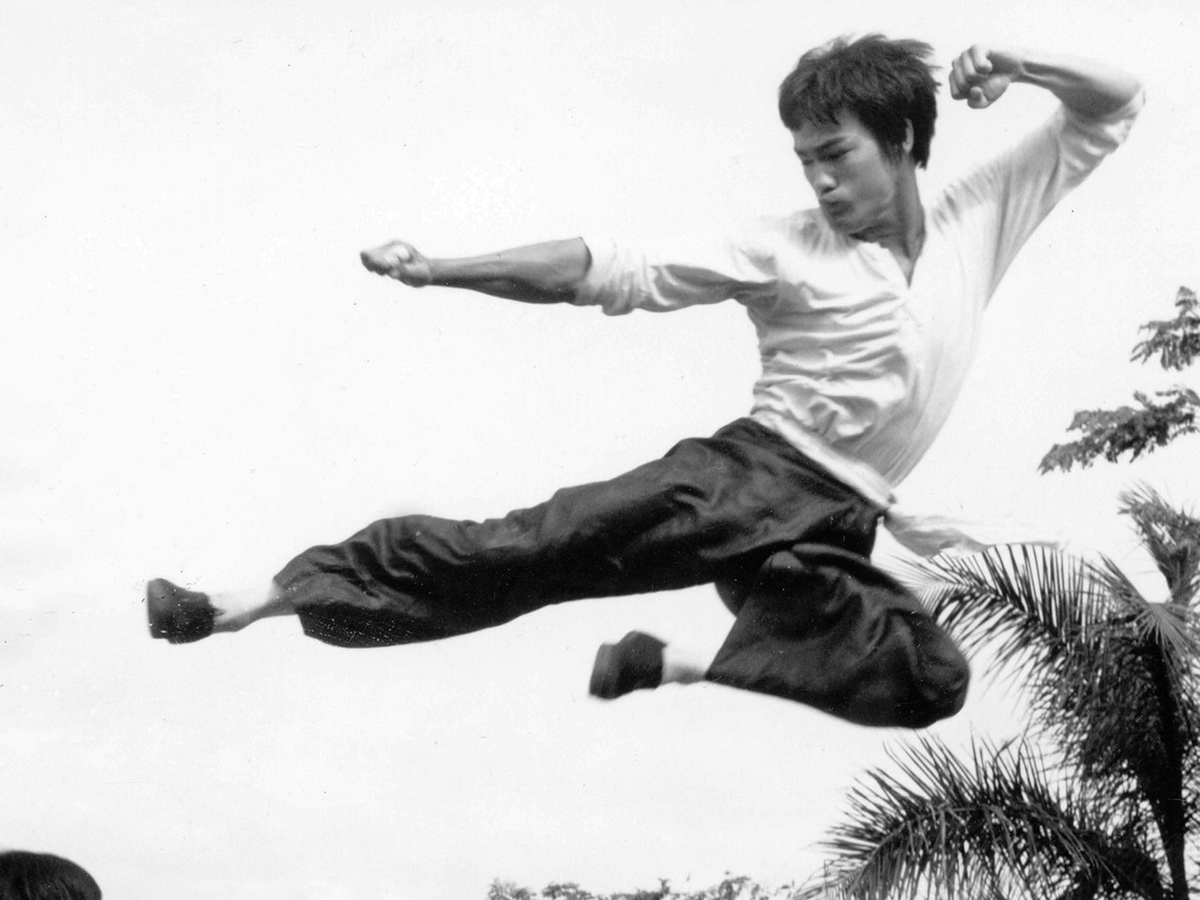 Lowhendrix's tweet photo. Bruce Lee: "No temo al hombre que ha practicado 10.000 patadas una vez, sino al que ha practicado una patada 10.000 veces."

#FootbagNet https://t.co/hBoq8nxnRj