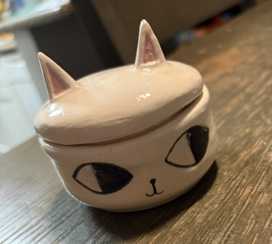 sorbny's tweet photo. My #nekojiru ceramic pieces 😸
Plz like and subscribe 
 |  |  |
VVV https://t.co/yRBl6rc4o3